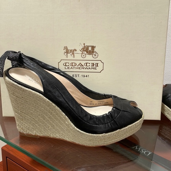 Hundred percent leather shoes - Picture 1 of 5